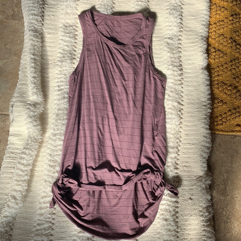 Lululemon tank top.